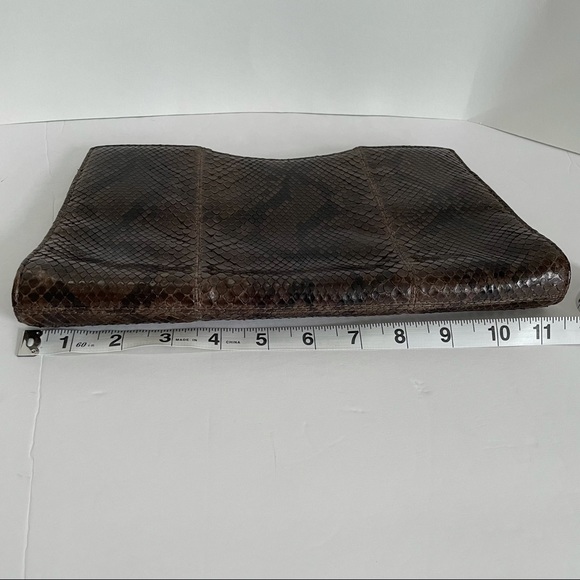 LAI Python Clutch - Picture 9 of 13